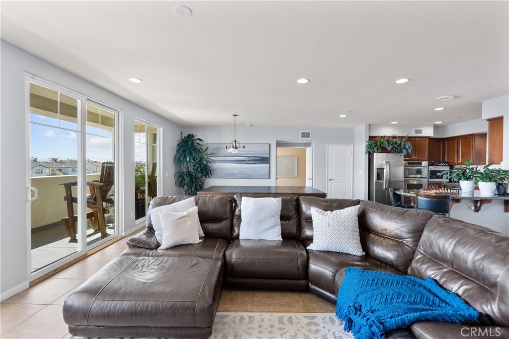 4240 Tradewinds Drive Oxnard, CA 93035 - Photo 13 of 43