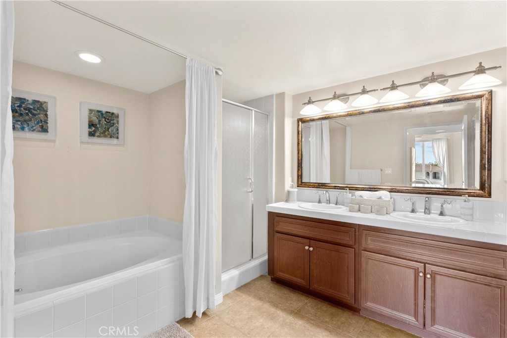 4240 Tradewinds Drive Oxnard, CA 93035 - Photo 33 of 43