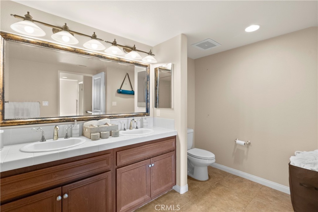 4240 Tradewinds Drive Oxnard, CA 93035 - Photo 34 of 43