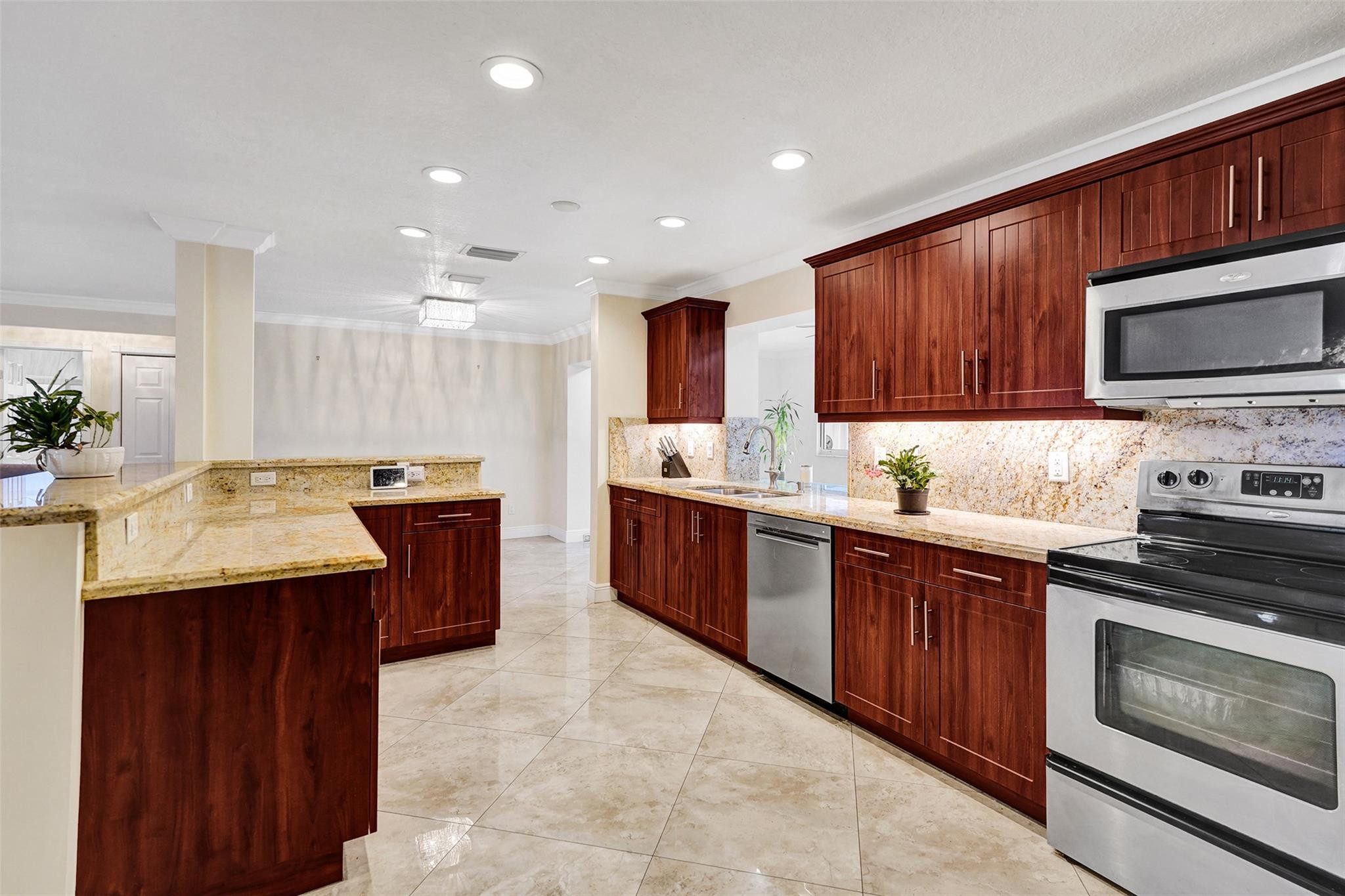 10216 Northwest 83rd Street Tamarac, FL 33321 - Photo 9 of 35 Photo 9