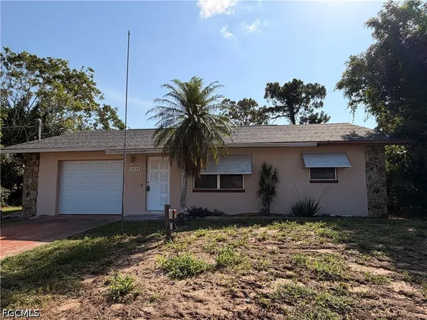 $1,800 | 18433 Iris Road, Fort Myers, FL 33967