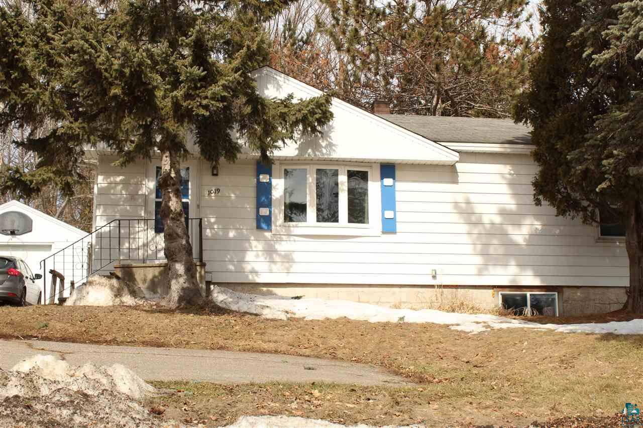 1019 West Arrowhead Road Duluth, MN 55811 - Photo 1 of 11 Gallery Image 1