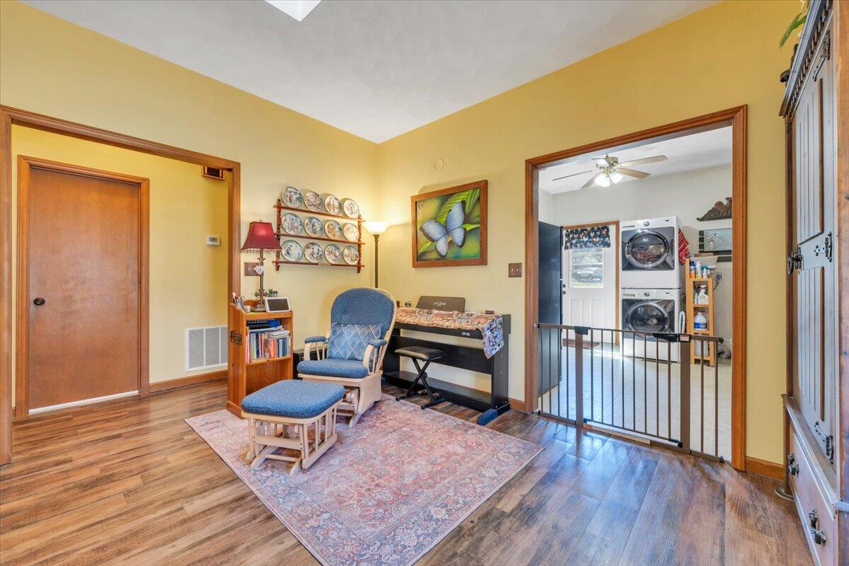 841 Bedford Road Vinton, VA 24179 - Photo 11 of 50 11-MIB00438