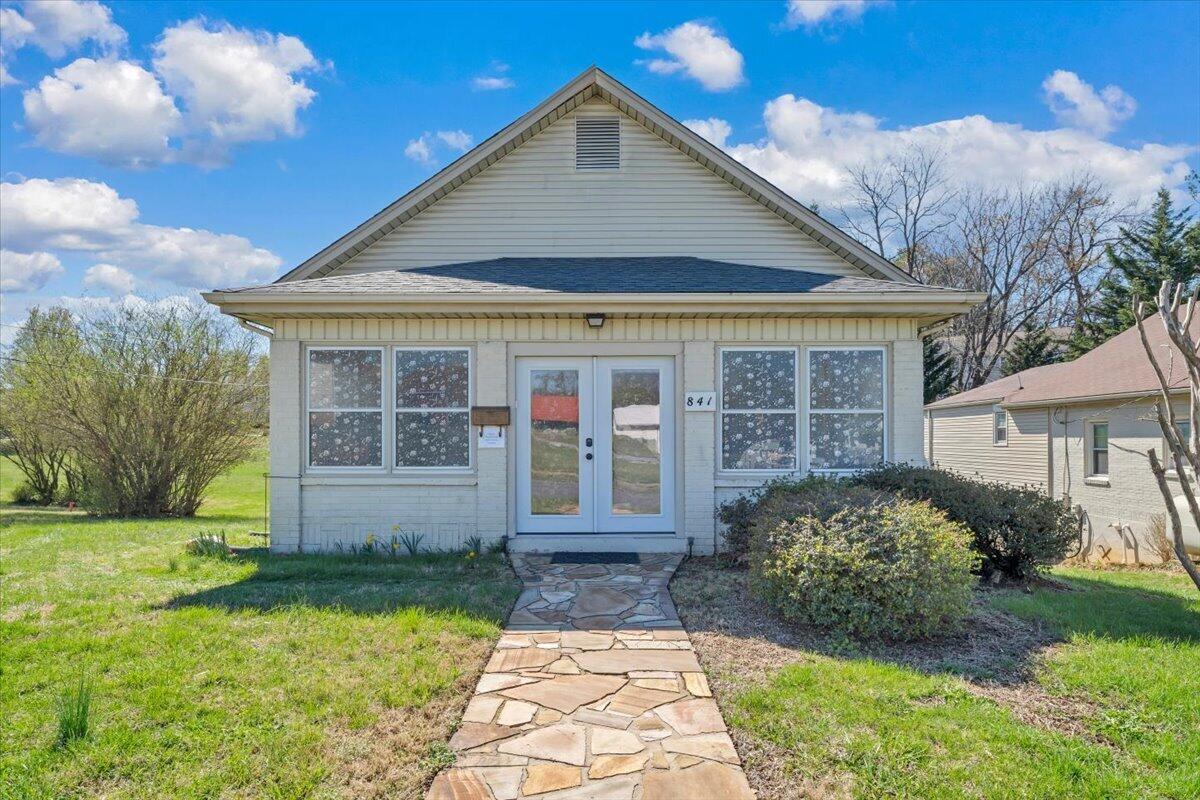 841 Bedford Road Vinton, VA 24179 - Photo 2 of 50 02-MIB00540-R5