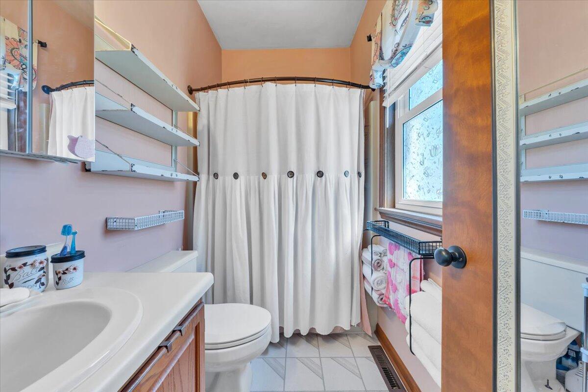 841 Bedford Road Vinton, VA 24179 - Photo 23 of 50 23-MIB00498