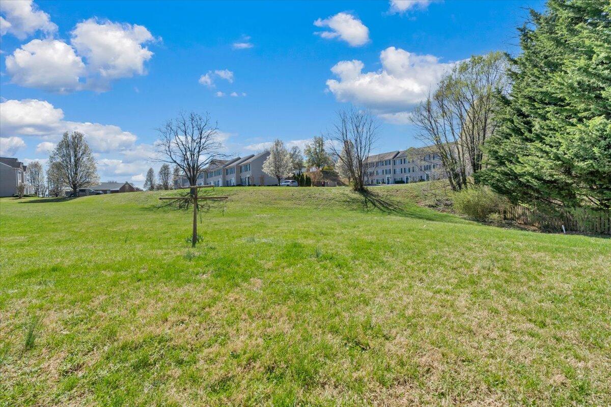 841 Bedford Road Vinton, VA 24179 - Photo 35 of 50 35-MIB00522