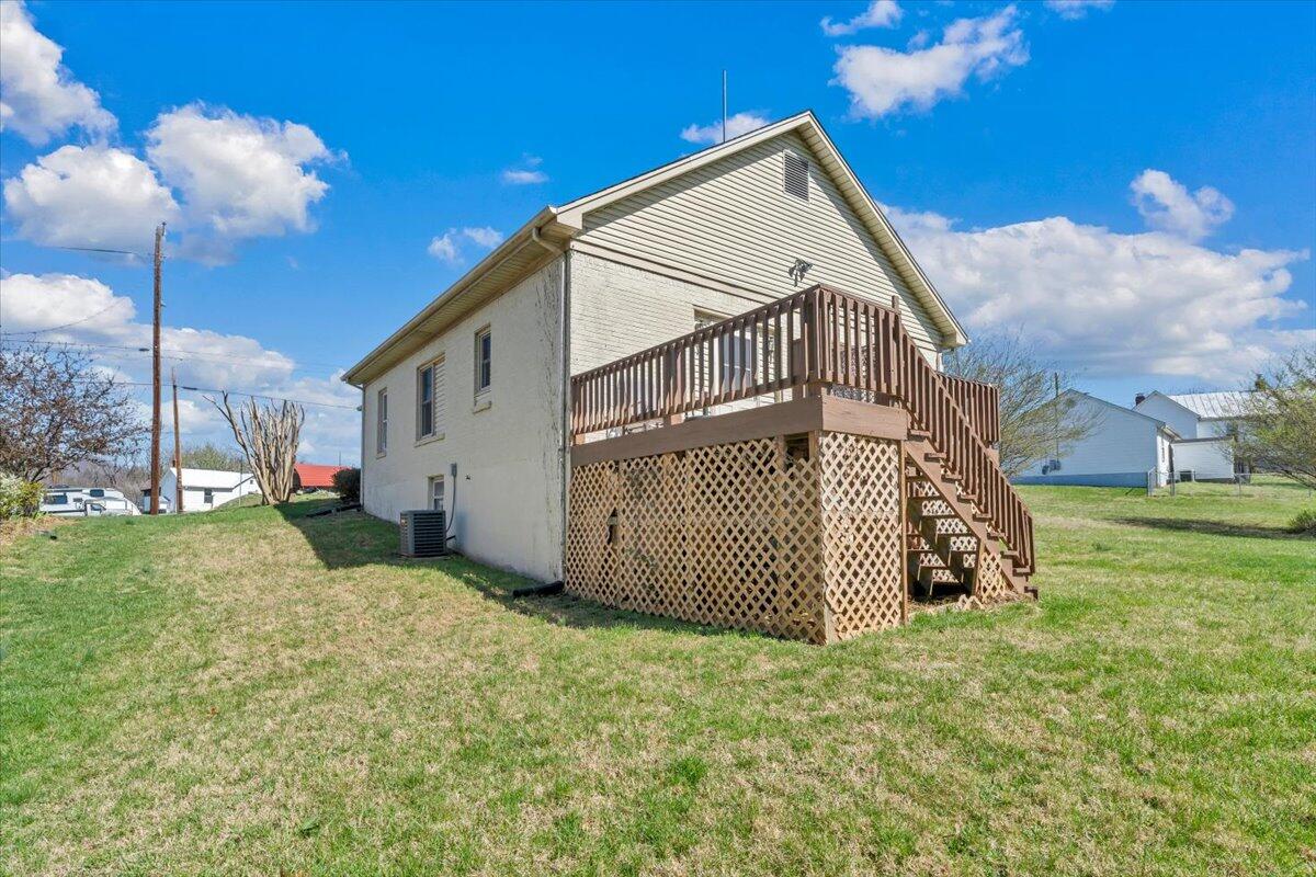 841 Bedford Road Vinton, VA 24179 - Photo 36 of 50 36-MIB00528