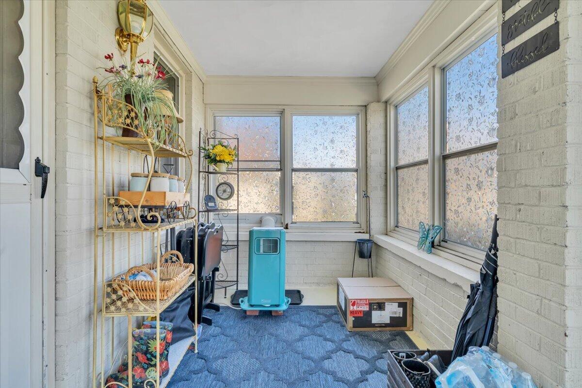 841 Bedford Road Vinton, VA 24179 - Photo 4 of 50 04-MIB00417