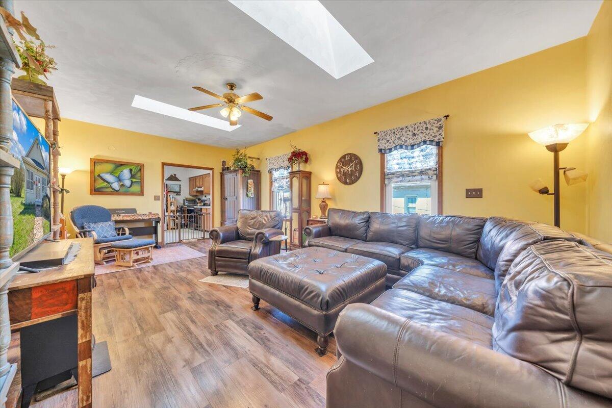 841 Bedford Road Vinton, VA 24179 - Photo 5 of 50 05-MIB00423