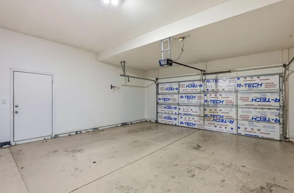 $2,200 | 6519 South 5th Way, Phoenix, AZ 85042