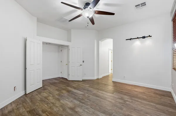 $2,200 | 6519 South 5th Way, Phoenix, AZ 85042