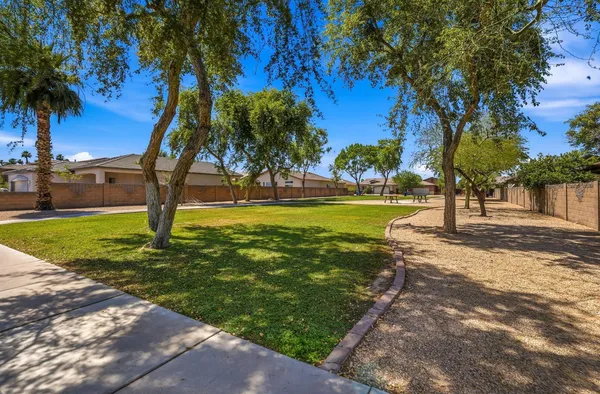 $2,200 | 6519 South 5th Way, Phoenix, AZ 85042