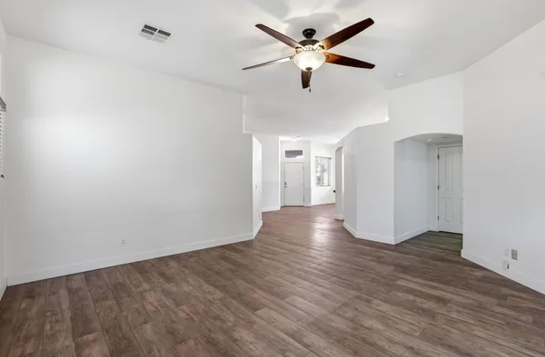 $2,200 | 6519 South 5th Way, Phoenix, AZ 85042