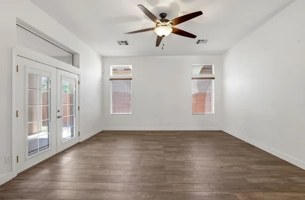 $2,200 | 6519 South 5th Way, Phoenix, AZ 85042