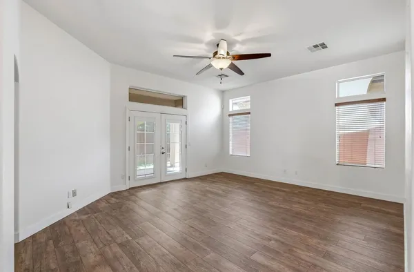 $2,200 | 6519 South 5th Way, Phoenix, AZ 85042