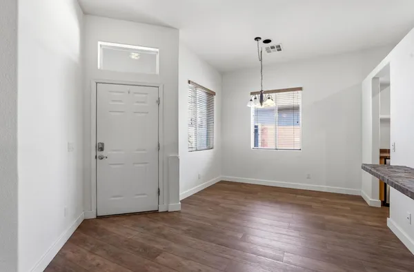 $2,200 | 6519 South 5th Way, Phoenix, AZ 85042