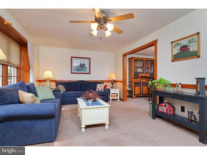 118 Coopers Kill Road Delran, NJ 08075 - Photo 5 of 19 Living Room
