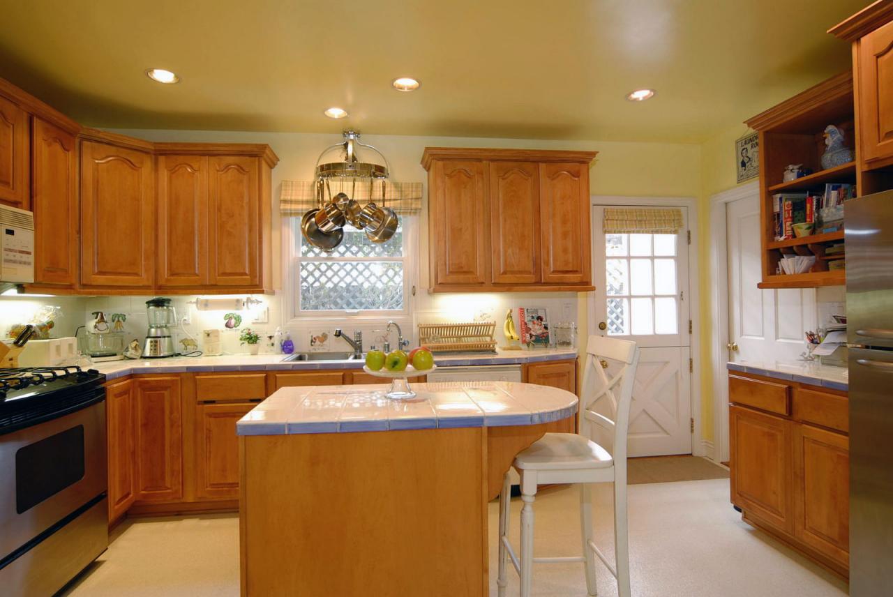 3017 Serena Road Santa Barbara, CA 93105 - Photo 4 of 9 Kitchen