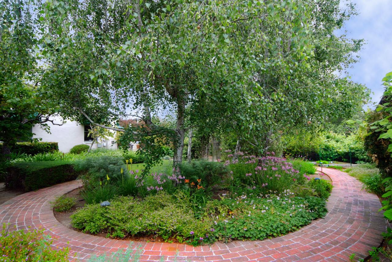3017 Serena Road Santa Barbara, CA 93105 - Photo 8 of 9 Meandering Path