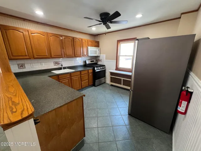 $550,000 | 330 Highway 36, Hazlet, NJ 07730