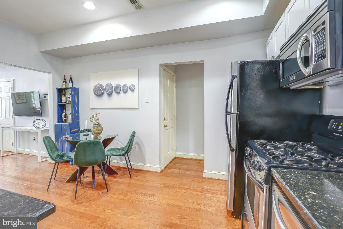 424 Ridge Street Northwest, Unit 2 Washington, DC 20001 - Photo 13 of 27