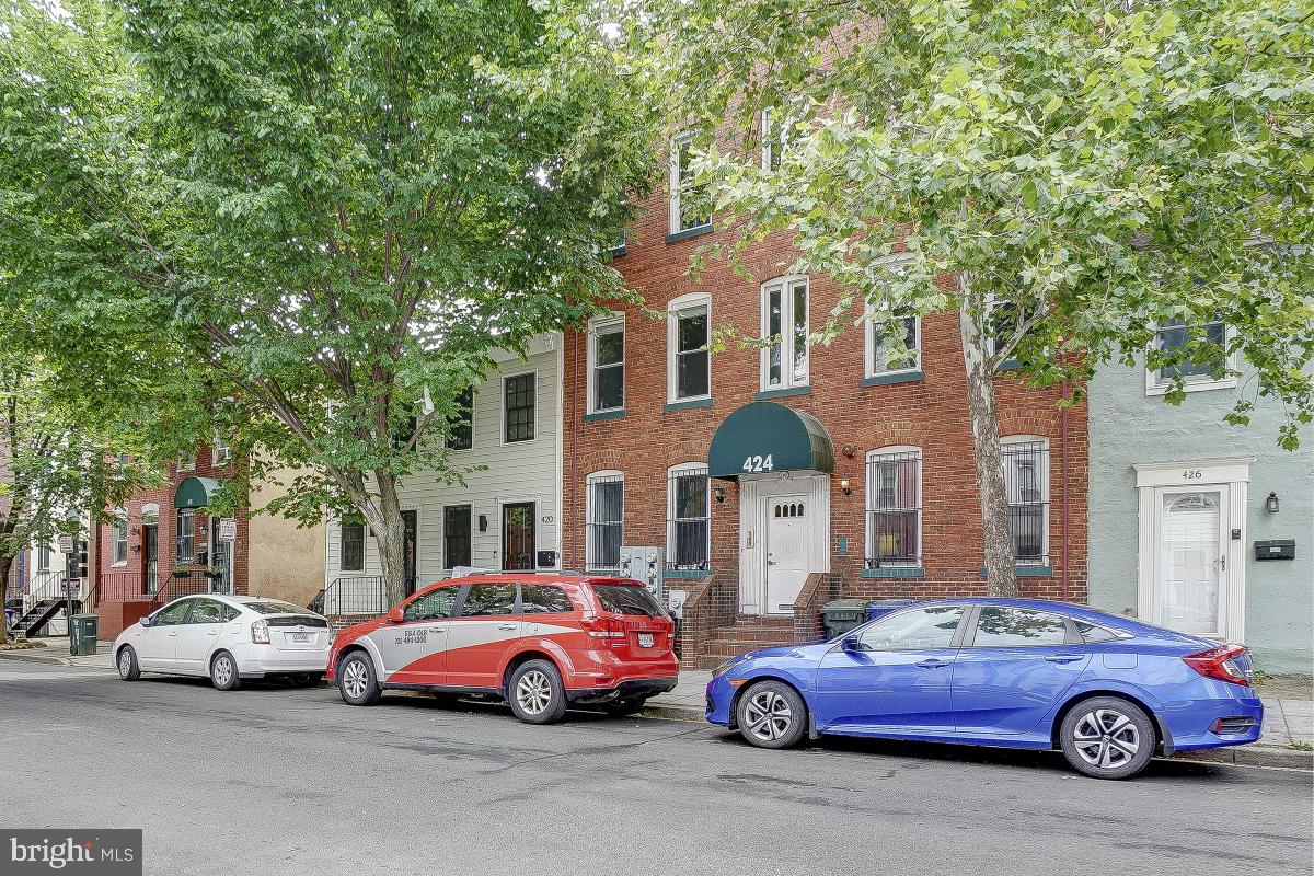 424 Ridge Street Northwest, Unit 2 Washington, DC 20001 - Photo 2 of 27 Welcome to charming Ridge Street