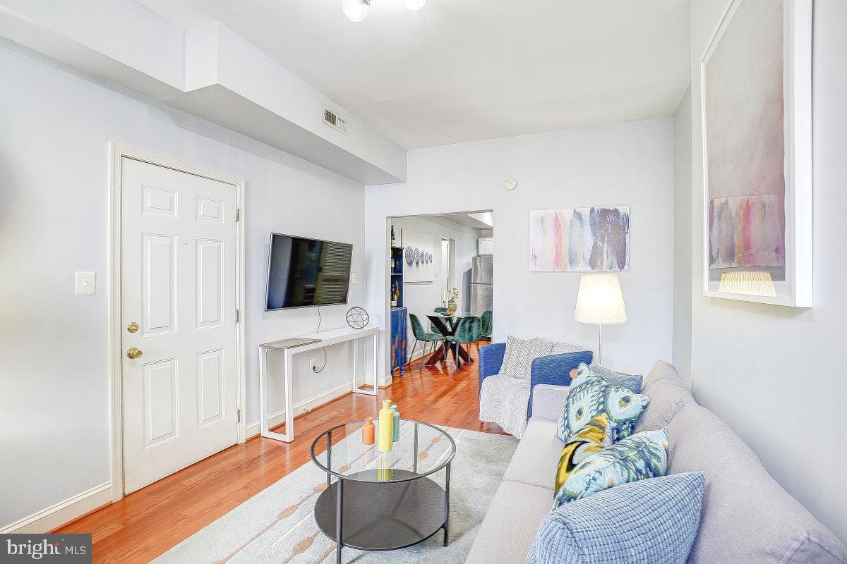 424 Ridge Street Northwest, Unit 2 Washington, DC 20001 - Photo 8 of 27