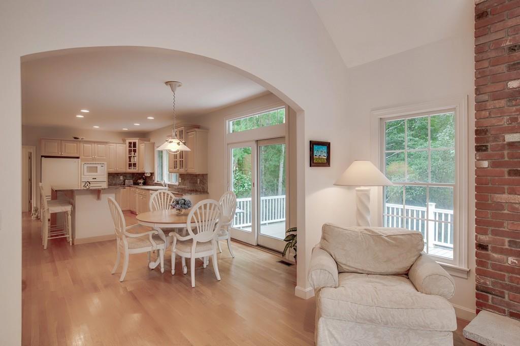 38 Battle Flagg Road Bedford, MA 01730 - Photo 9 of 42 Gallery Image 9