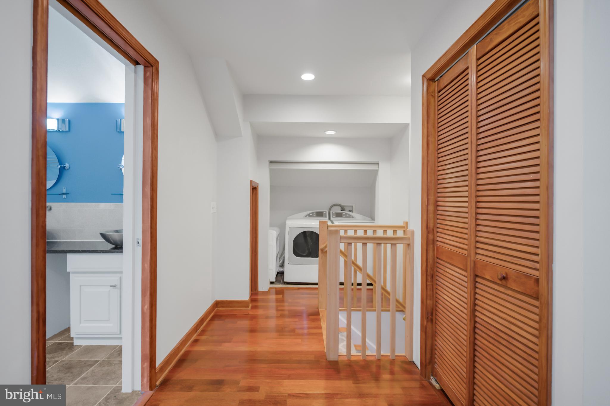 3111 North Thomas Street Arlington, VA 22207 - Photo 12 of 40 a view of a hallway