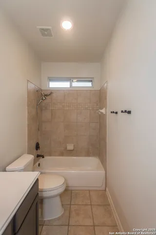 $1,950 | 137 Conway Castle Drive, New Braunfels, TX 78130