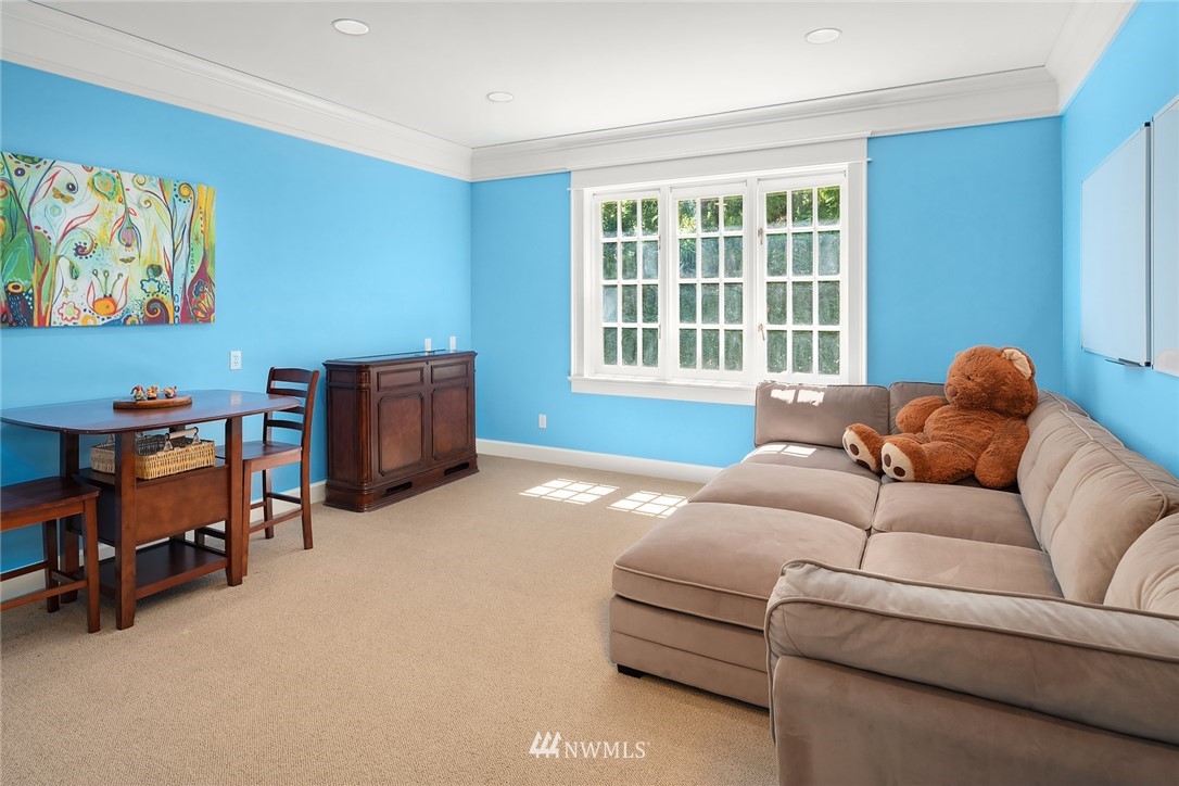 142 Moss Road Shoreline, WA 98177 - Photo 17 of 32