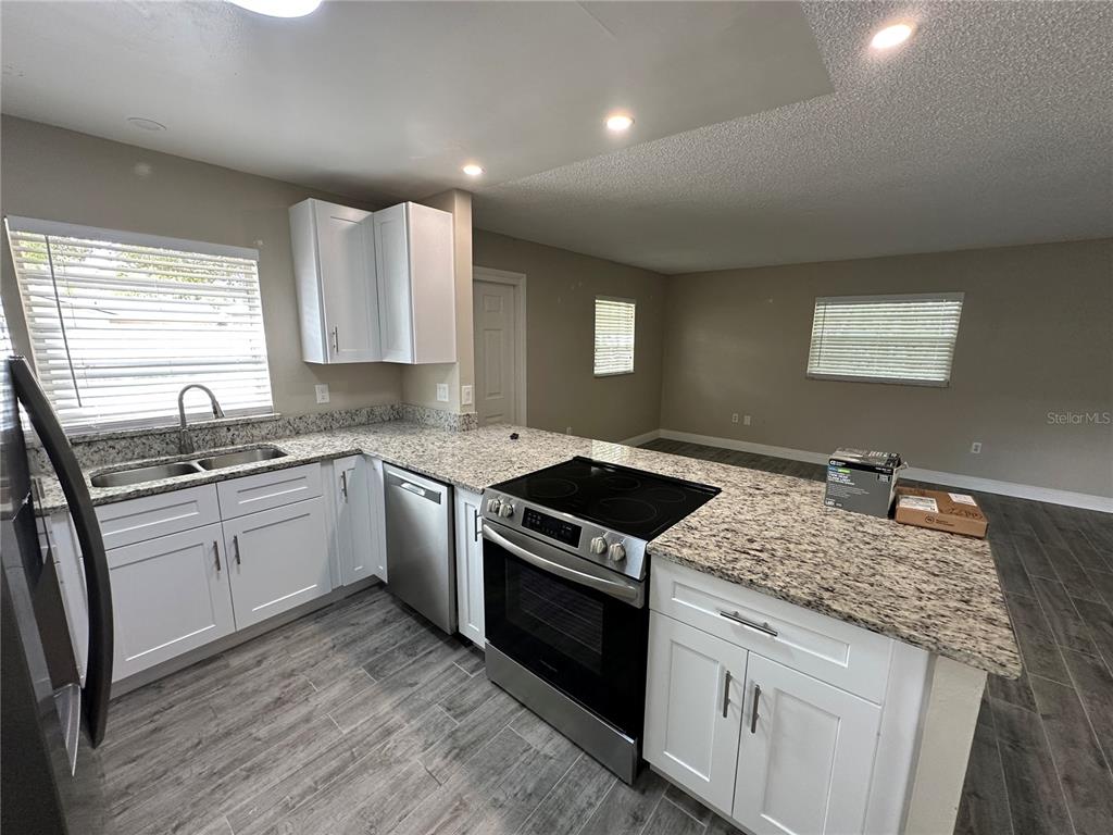 643 David Street Winter Springs, FL 32708 - Photo 5 of 24