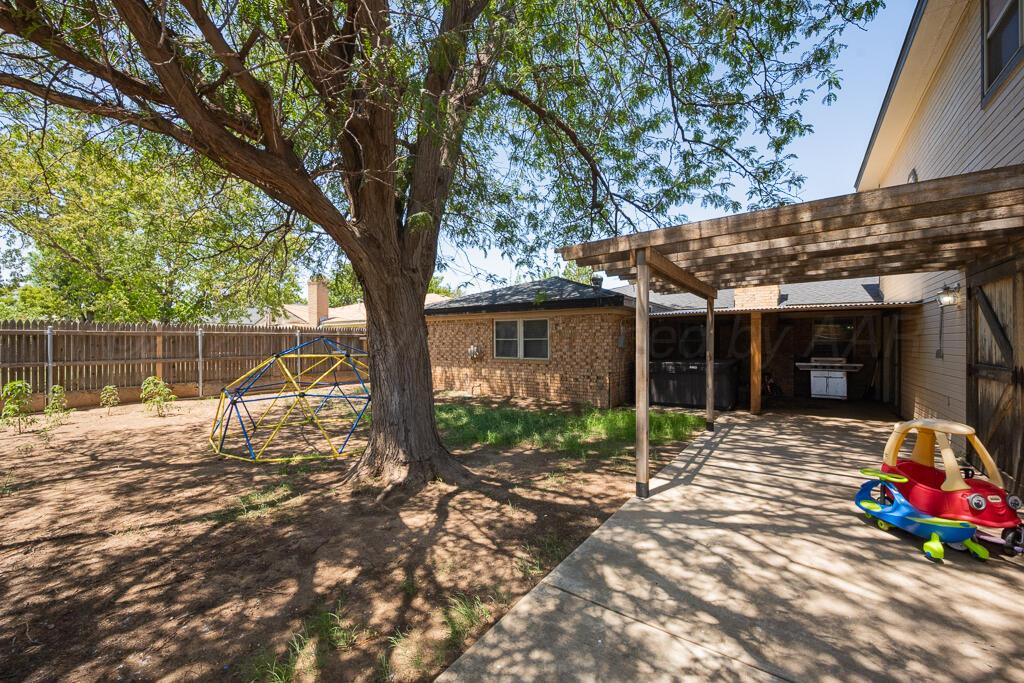 6003 Jameson Road Amarillo, TX 79106 - Photo 26 of 27 backyard 1