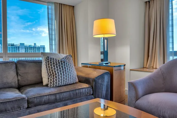 $16,500 | 1435 Brickell Avenue, Unit 3607, Miami, FL 33131