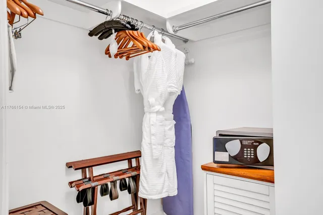 $16,500 | 1435 Brickell Avenue, Unit 3607, Miami, FL 33131