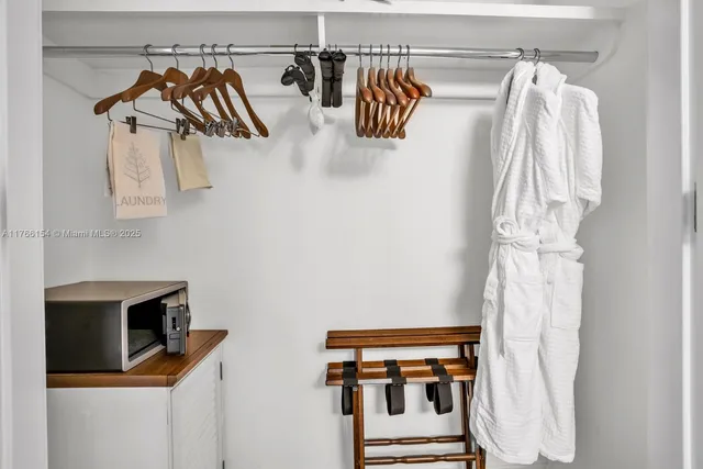 $16,500 | 1435 Brickell Avenue, Unit 3607, Miami, FL 33131