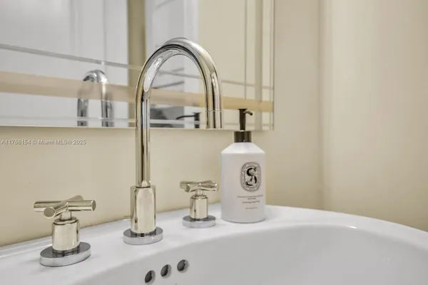 $16,500 | 1435 Brickell Avenue, Unit 3607, Miami, FL 33131