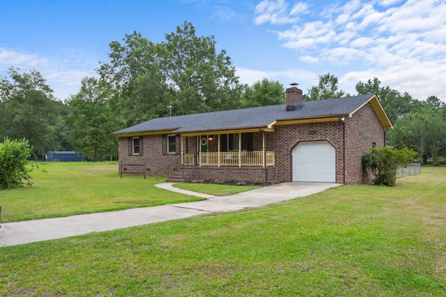 $2,900 | 708 East Butternut Road, Summerville, SC 29483