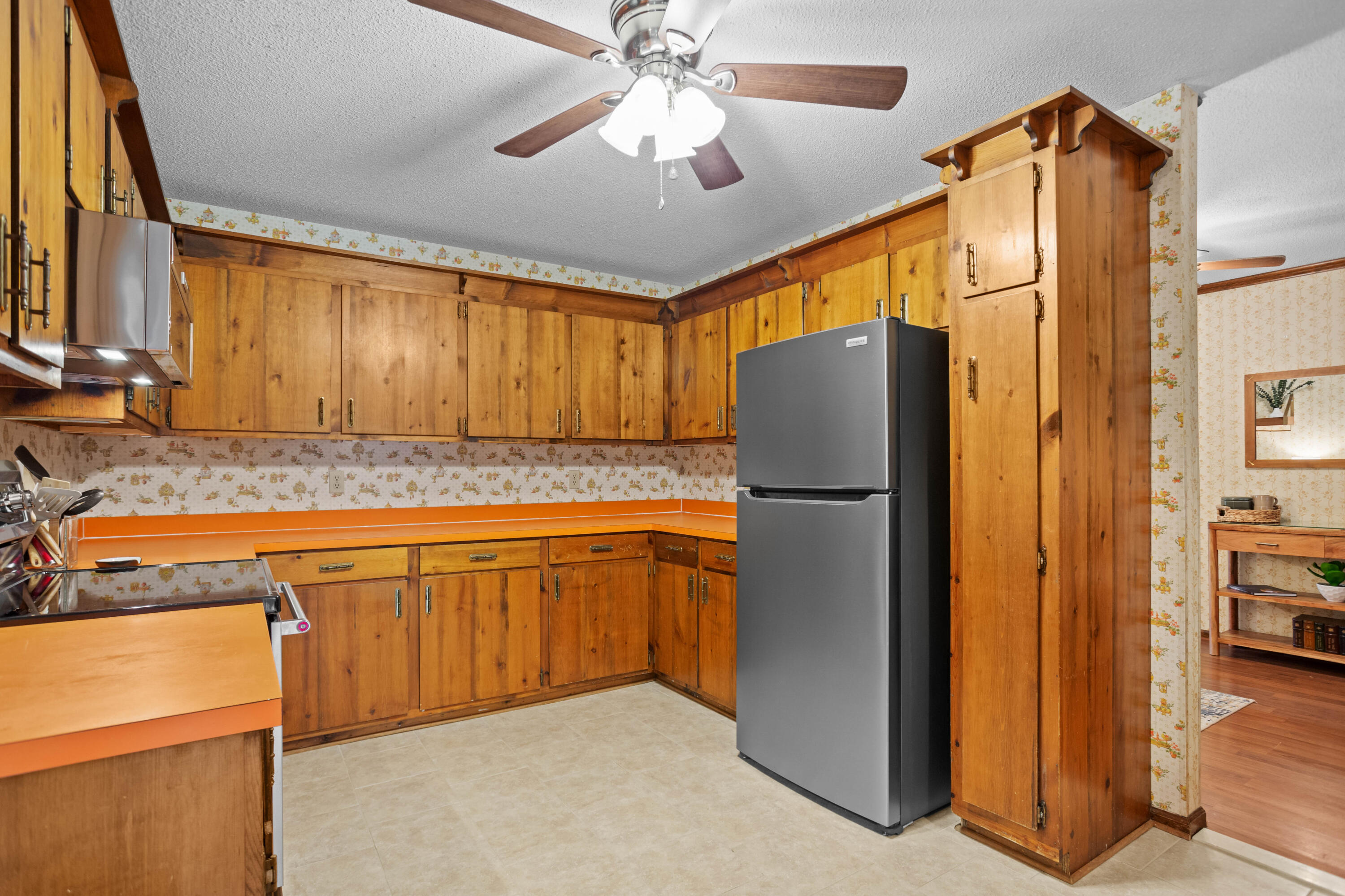 708 East Butternut Road Summerville, SC 29483 - Photo 11 of 31 708-E-Butternut-Road-13