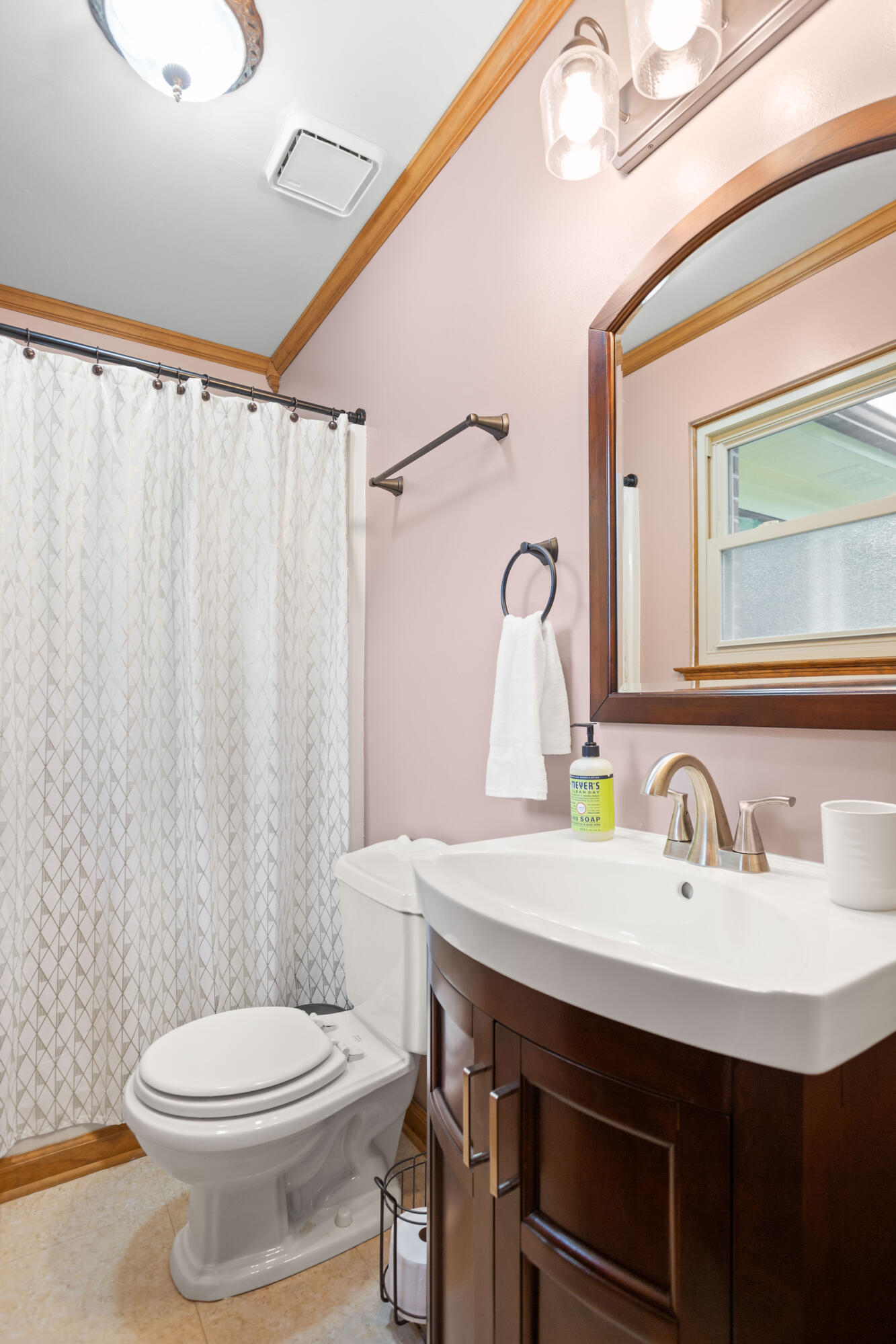 708 East Butternut Road Summerville, SC 29483 - Photo 21 of 31 708-E-Butternut-Road-24