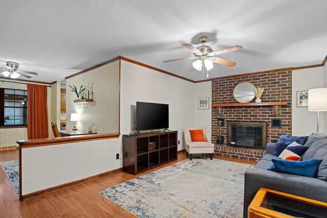 $2,900 | 708 East Butternut Road, Summerville, SC 29483