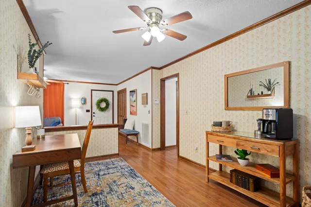 $2,900 | 708 East Butternut Road, Summerville, SC 29483