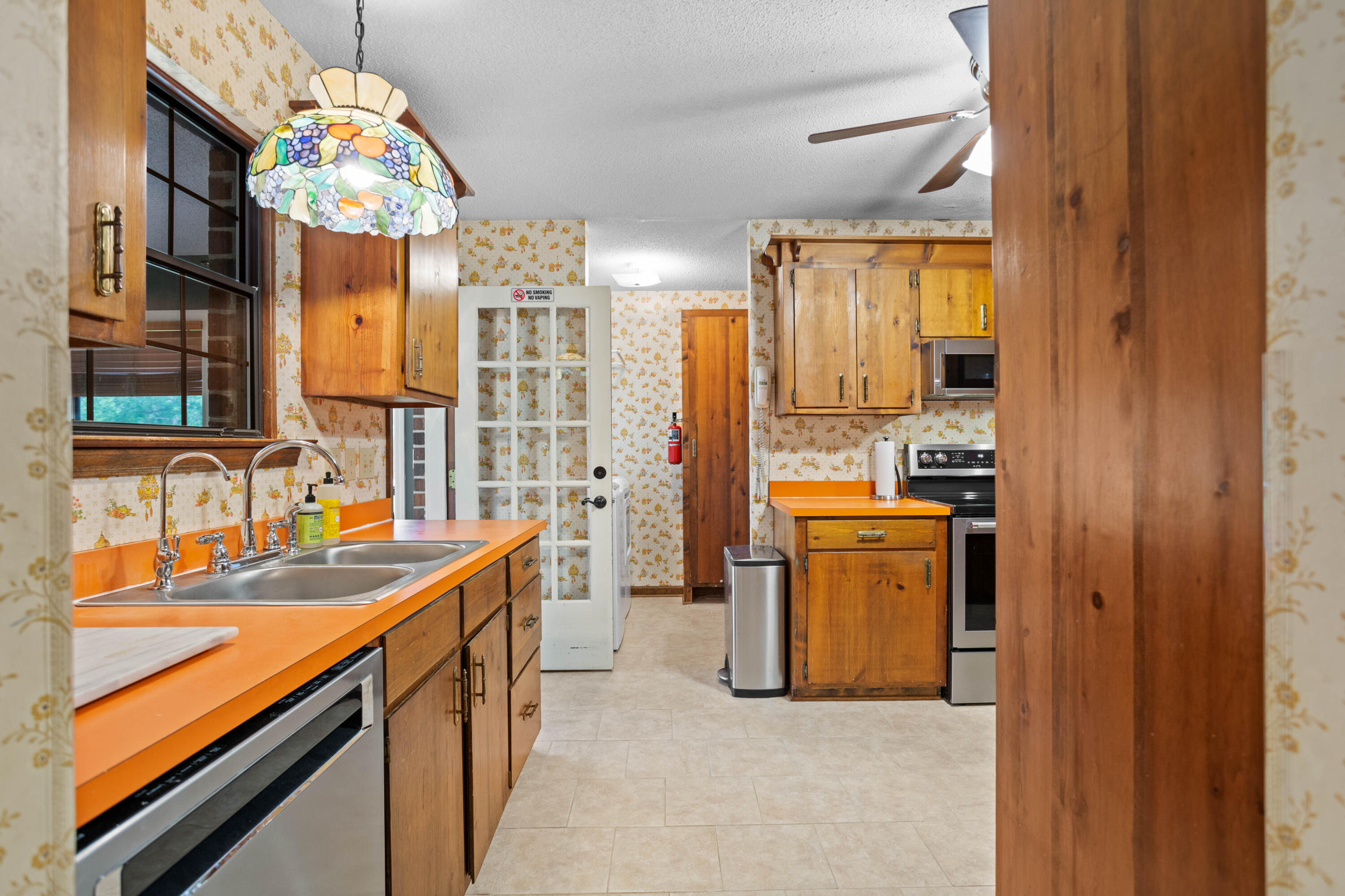 708 East Butternut Road Summerville, SC 29483 - Photo 9 of 31 708-E-Butternut-Road-12