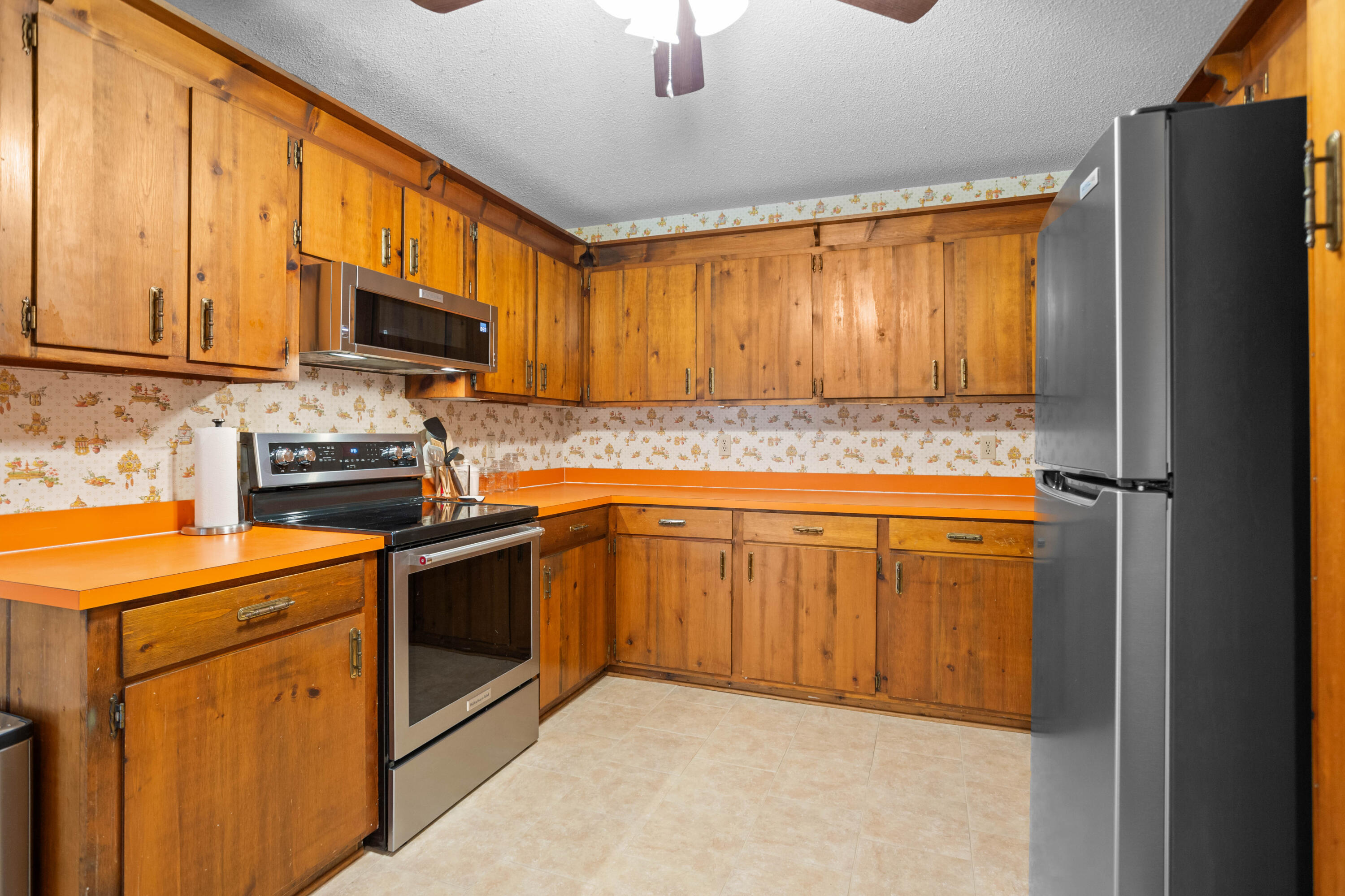 708 East Butternut Road Summerville, SC 29483 - Photo 10 of 31 708-E-Butternut-Road-11