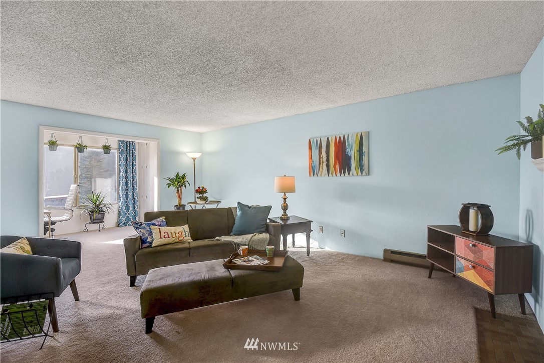 2222 Northeast 92nd Street, Unit 210 Seattle, WA 98115 - Photo 1 of 16