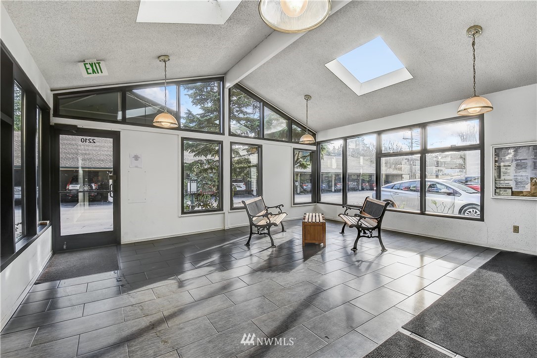2222 Northeast 92nd Street, Unit 210 Seattle, WA 98115 - Photo 13 of 16