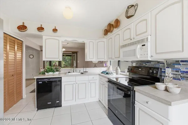 $160,000 | 6197 Lake Lugano Drive, Unit 6197, Jacksonville, FL 32256