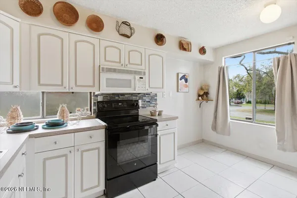 $160,000 | 6197 Lake Lugano Drive, Unit 6197, Jacksonville, FL 32256