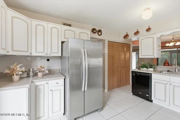 $160,000 | 6197 Lake Lugano Drive, Unit 6197, Jacksonville, FL 32256