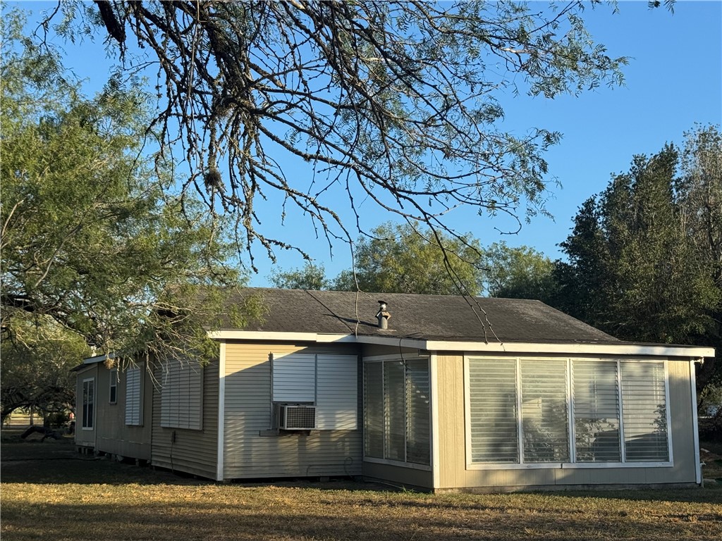 102 Weber Lane Mathis, TX 78368 - Photo 3 of 11